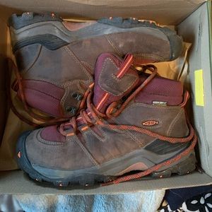 Keen hiking boots
